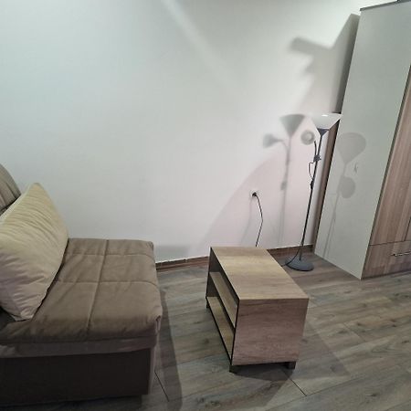 Square Apartment ปาราชิน ภายนอก รูปภาพ