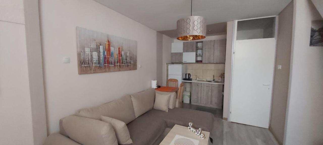 Square Apartment ปาราชิน ภายนอก รูปภาพ