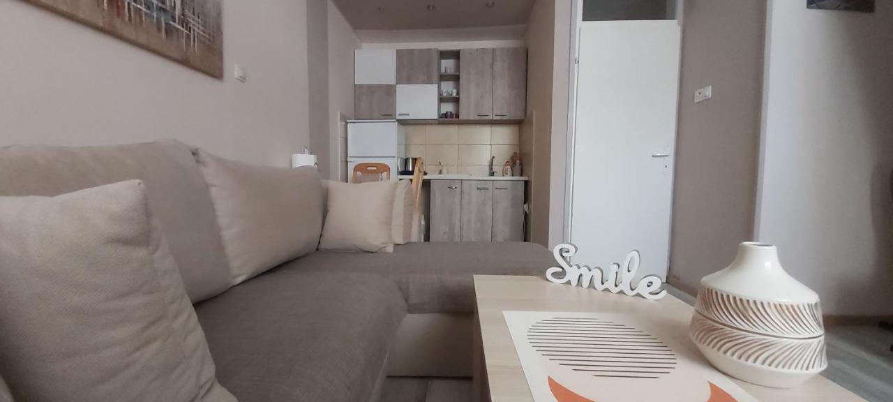 Square Apartment ปาราชิน ภายนอก รูปภาพ