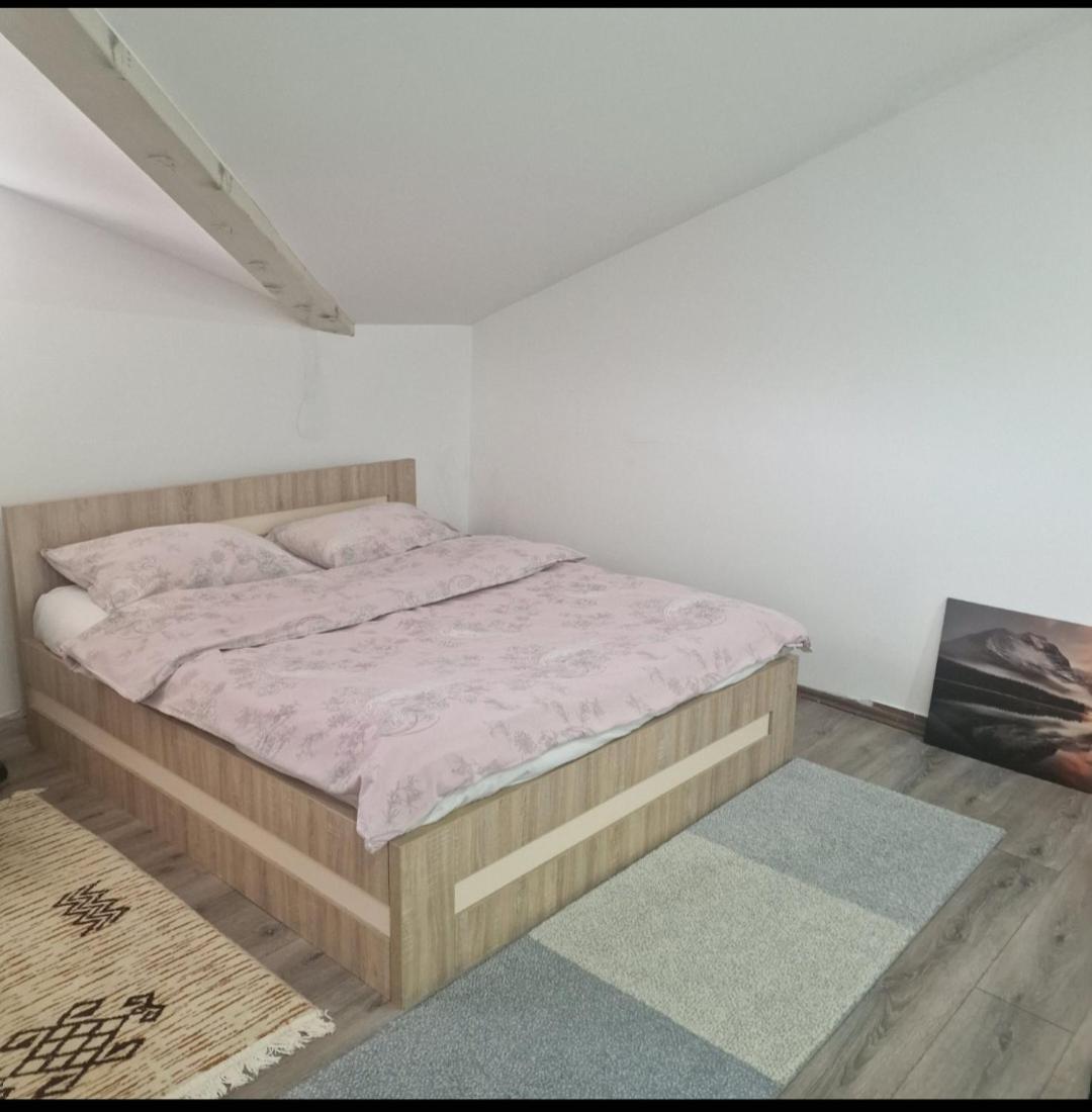 Square Apartment ปาราชิน ภายนอก รูปภาพ